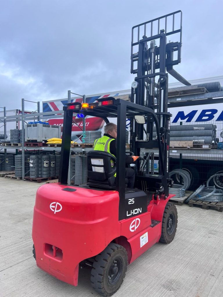tuppco counterbalance forklift training to stowag gloucestershire and thame